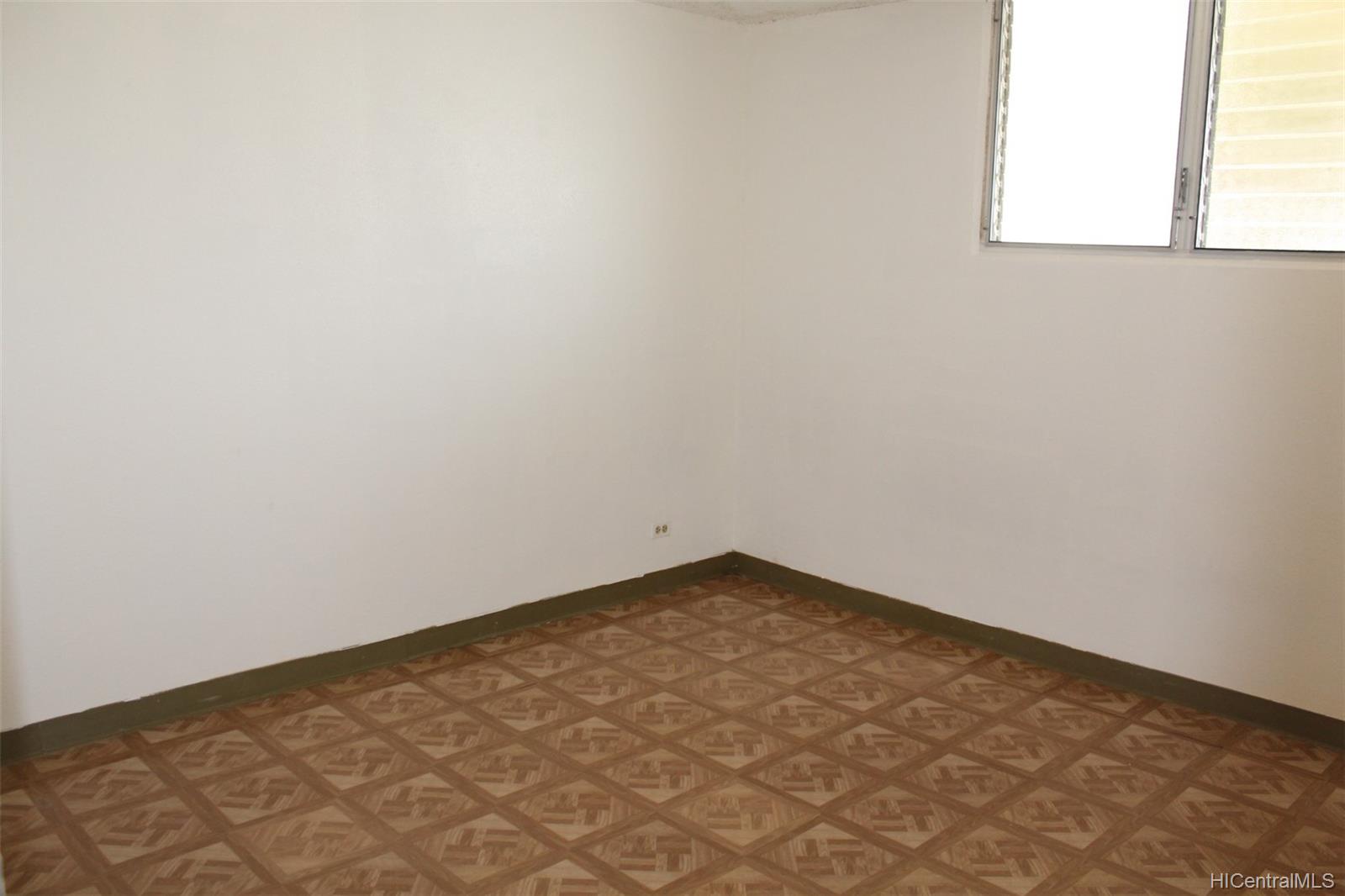 Holiday Gardens 755 McNeill Street Unit B106 Honolulu HI 96817 sold on