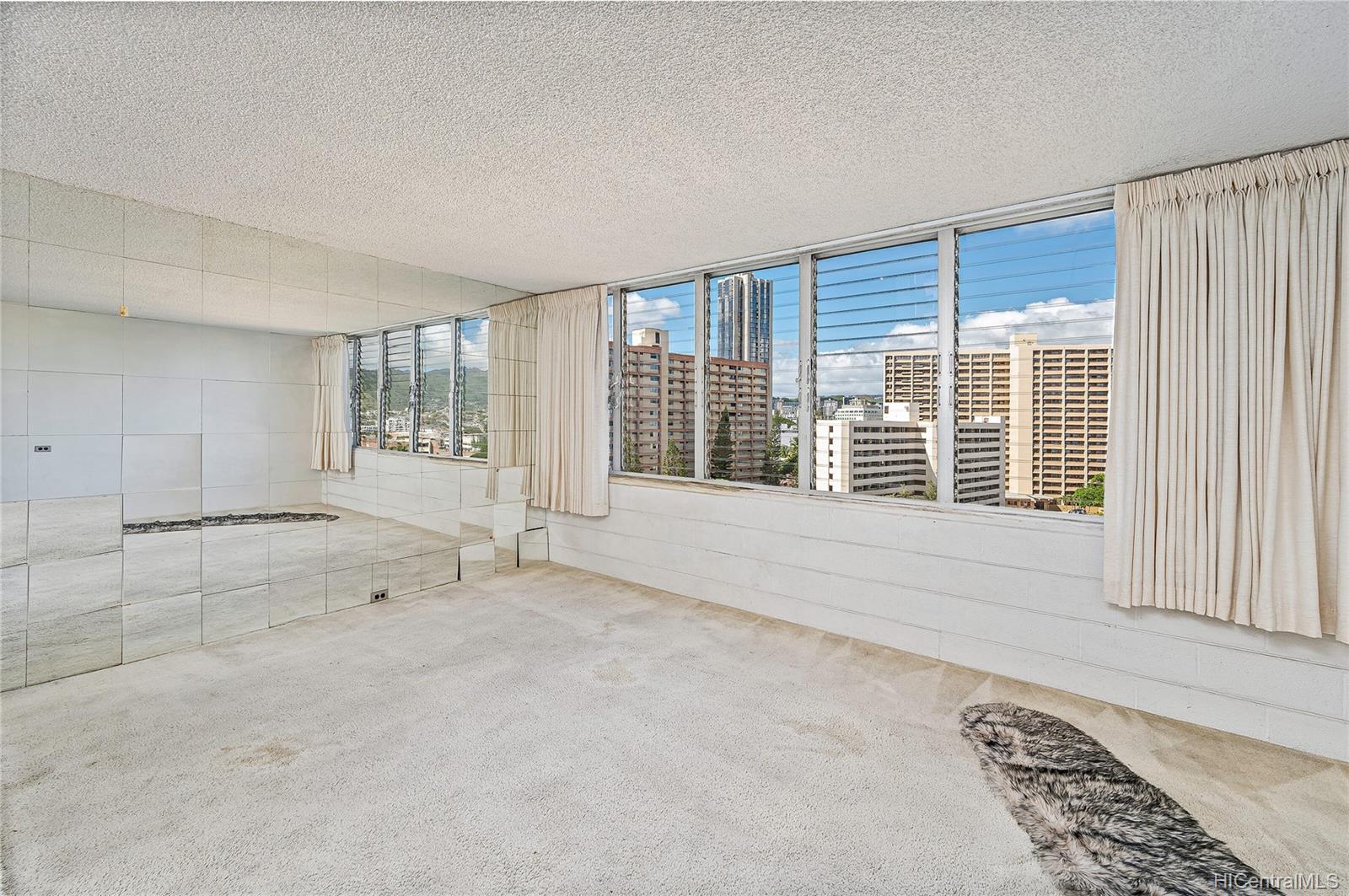 Holiday Manor 1650 Kanunu Street Unit 1106 Honolulu HI 96814 sold on 11