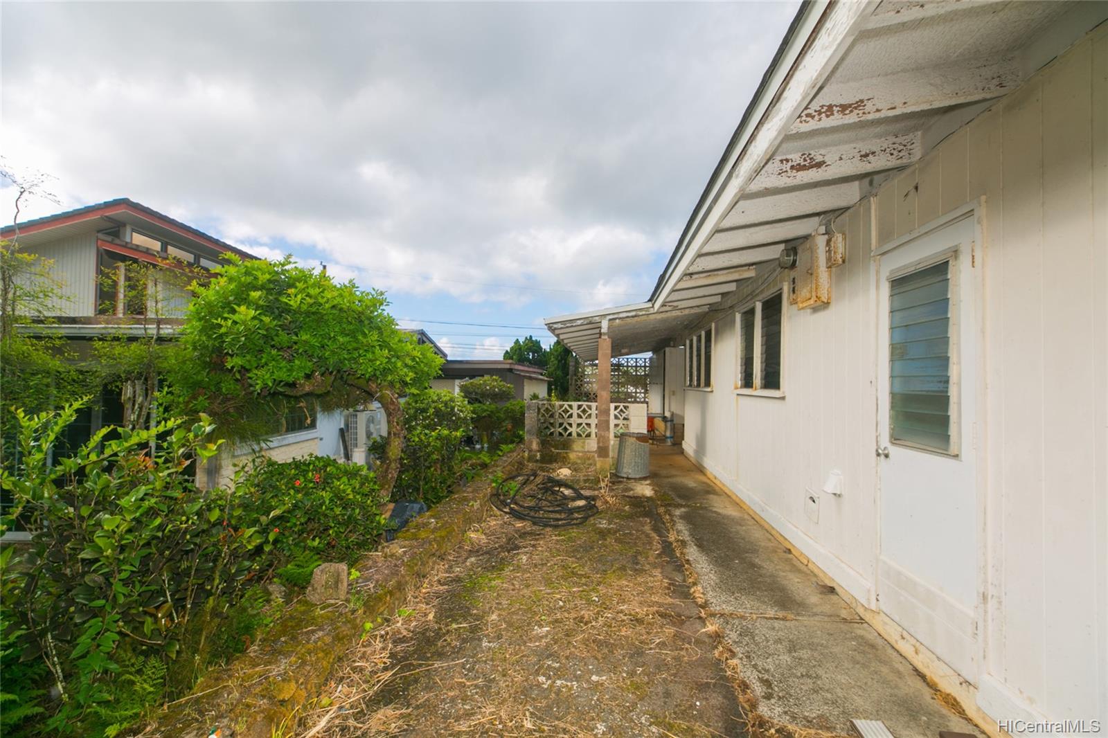 2880 Poelua Street Honolulu HI 96822 sold on 01072022