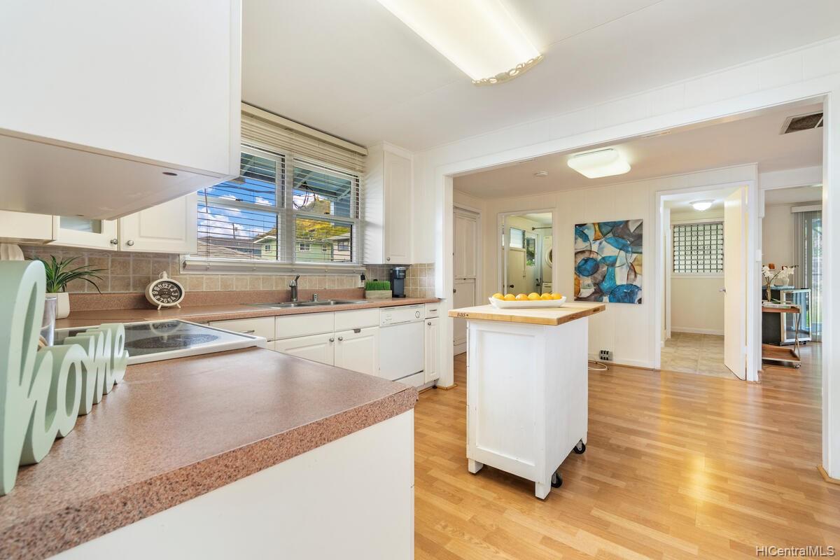 2430 Kula Kolea Drive Honolulu HI 96819 sold on 01132022