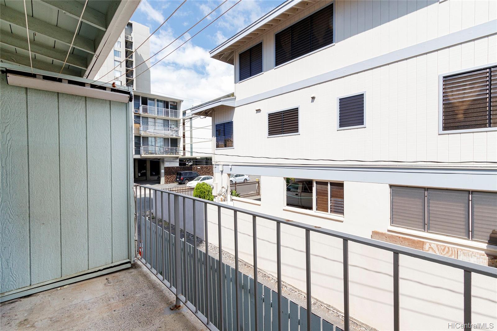 Punahou Surf 1513 Spreckels Street Unit B3 Honolulu HI 96822 listed 11