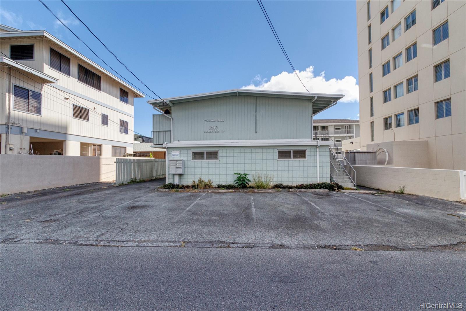 Punahou Surf 1513 Spreckels Street Unit B3 Honolulu HI 96822 listed 11
