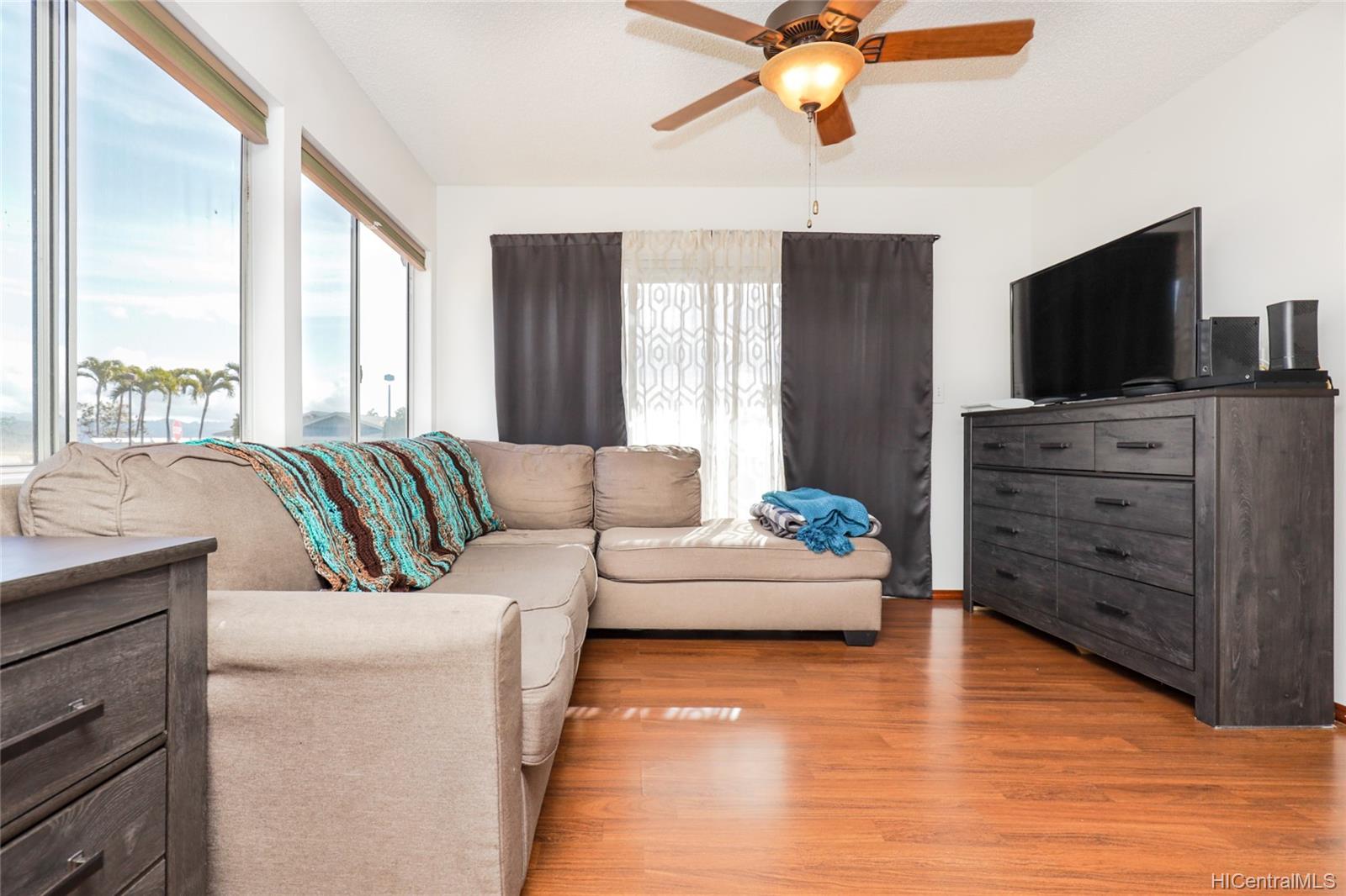 Kulana Knolls 2 94546 Kupuohi Street Unit 27/102 Waipahu HI 96797 sold