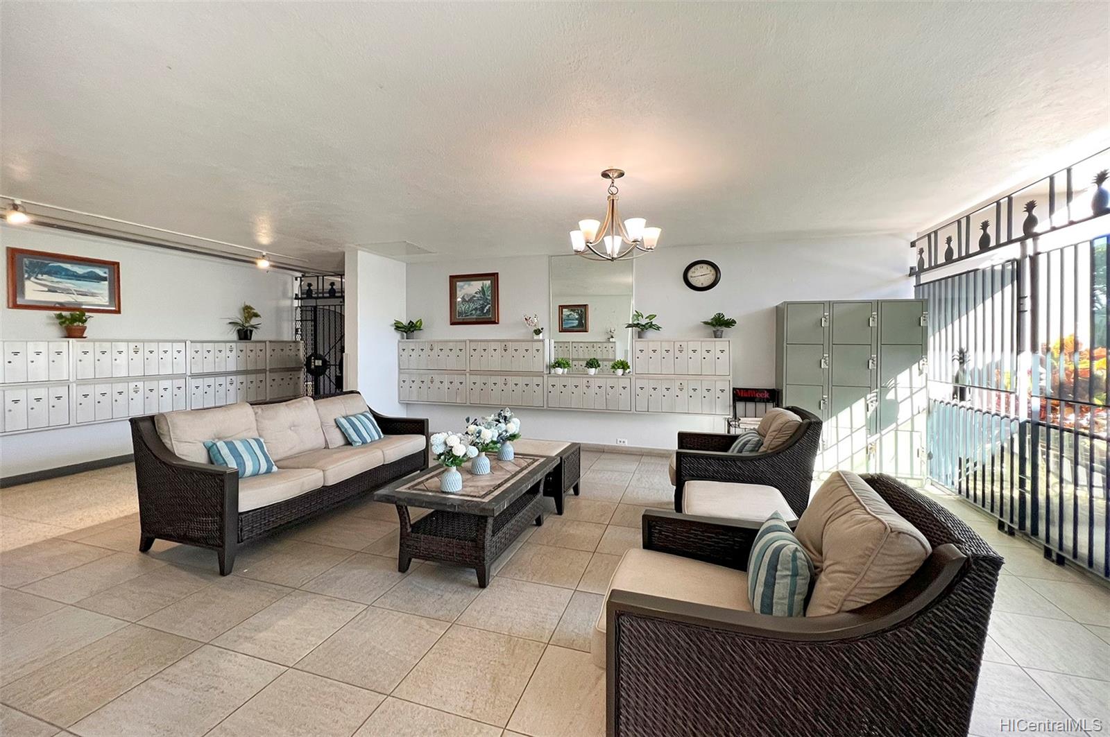 Holiday Manor 1650 Kanunu Street Unit 316 Honolulu HI 96814 sold on 12