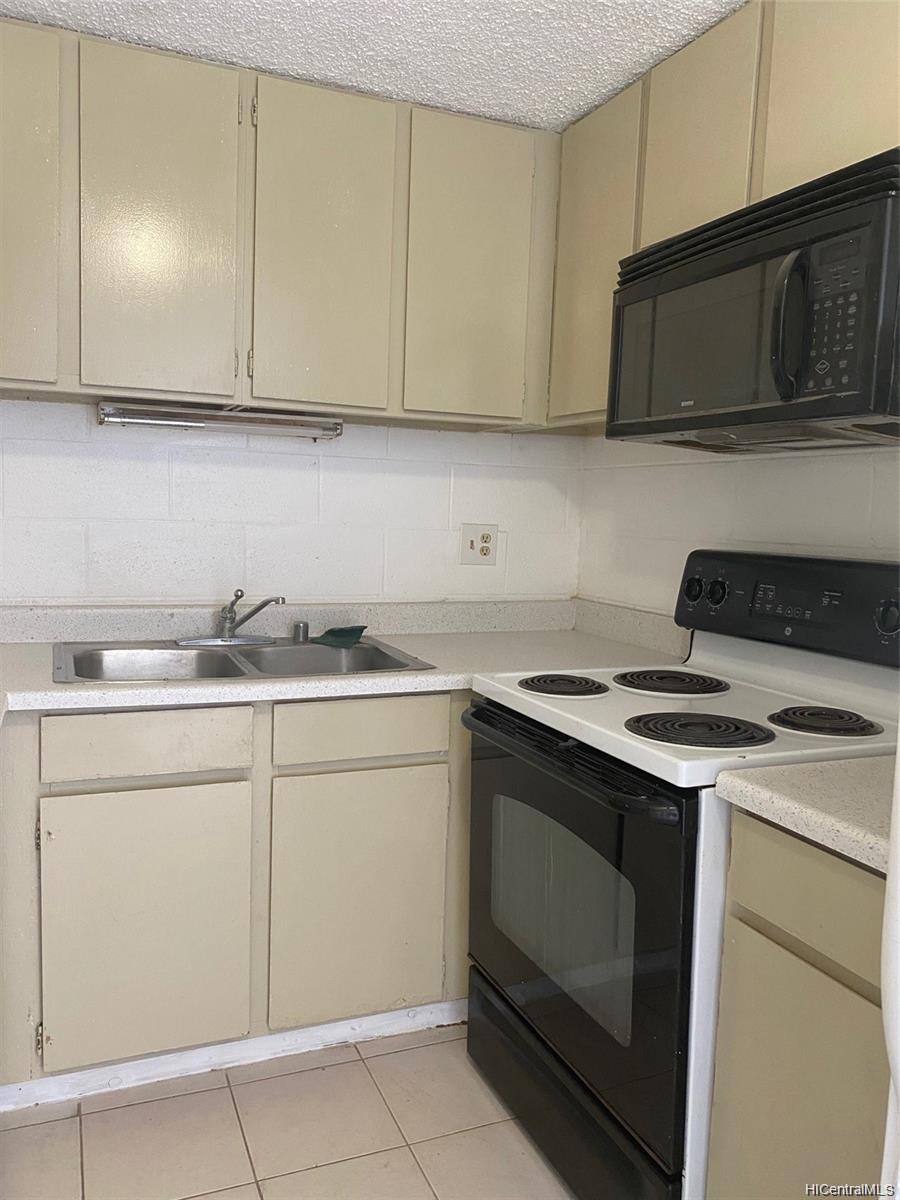 Miller Terrace 502 Captain Cook Avenue Unit 204 Honolulu HI 96813 sold