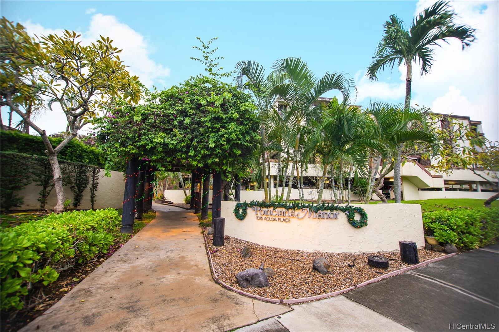Poinciana Manor 1015 Aoloa Place Unit 450 Kailua HI 96734 sold on 0121