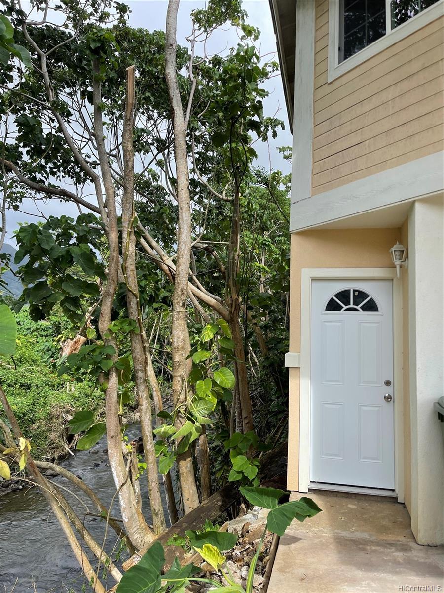 3330E East Manoa Road Honolulu HI 96822 listed 12092021