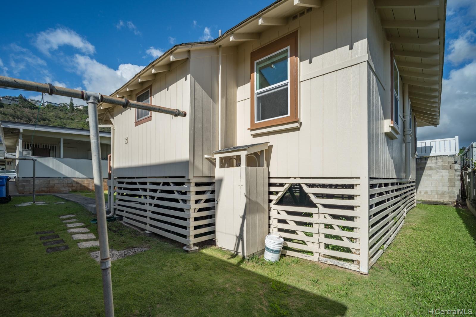 2437 Puunui Avenue Unit 1 & 2 Honolulu HI 96817 sold on 02032022