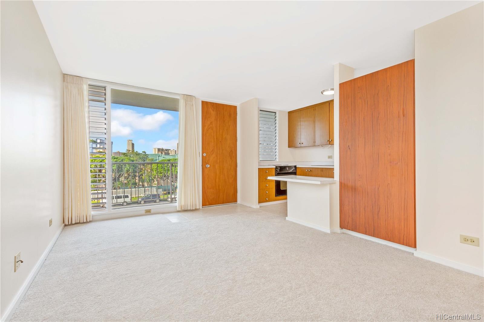 East Lake Apts 1077 Ala Napunani Street Unit 304 Honolulu HI 96818 sold