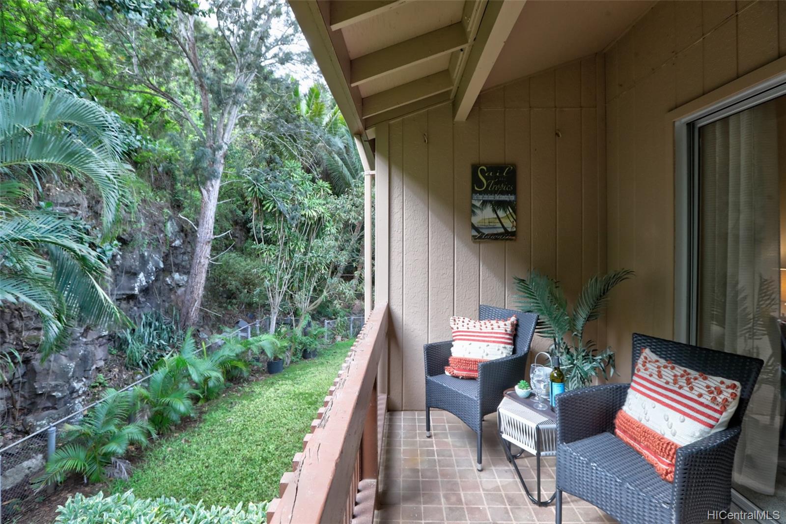 Newtown Meadows 98611 Kilinoe Street Unit 7G2 Aiea HI 96701 sold on 01