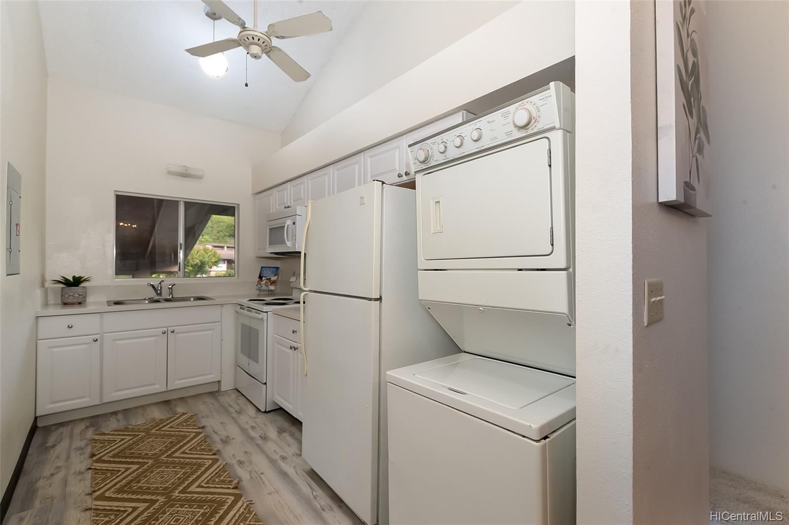 Newtown Meadows 98611 Kilinoe Street Unit 7G2 Aiea HI 96701 sold on 01