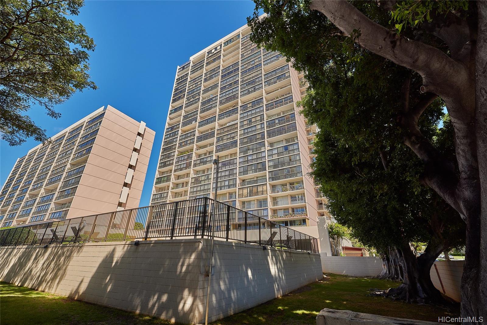 Kahala Towers 4300 Waialae Avenue Unit A1106 Honolulu HI 96816 sold on