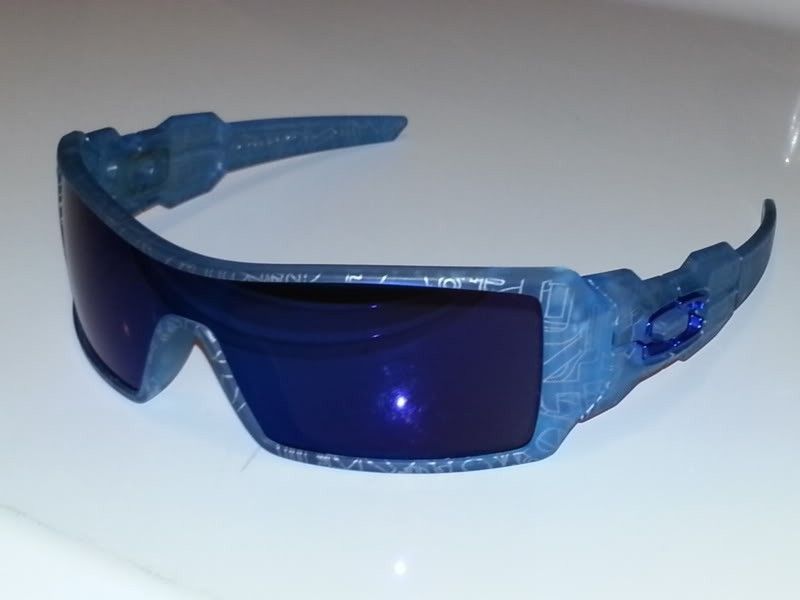 New Custom Holiday Oil RigsTWO COMPLETE HOLIDAY OIL RIG SETS Oakley