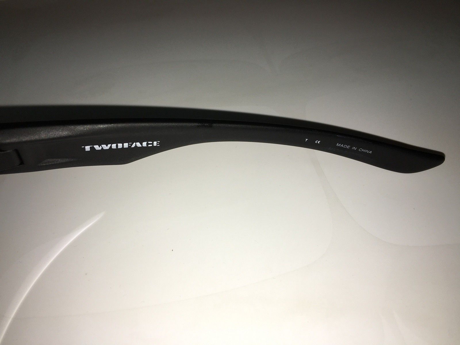 Descubrir 80+ imagen are oakley sunglasses made in china Thptnganamst