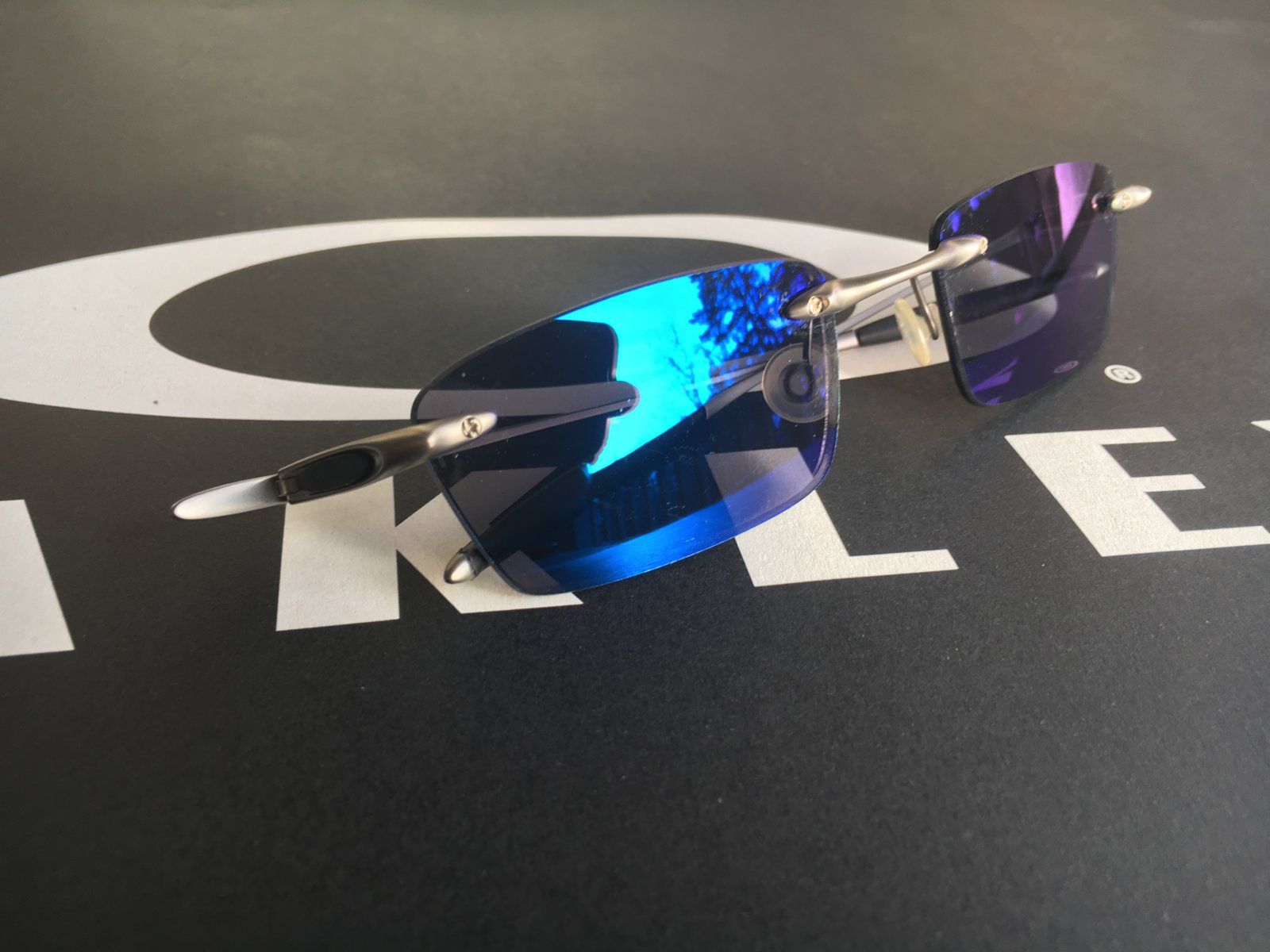 Descubrir 119+ imagen why oakley Thptnganamst.edu.vn