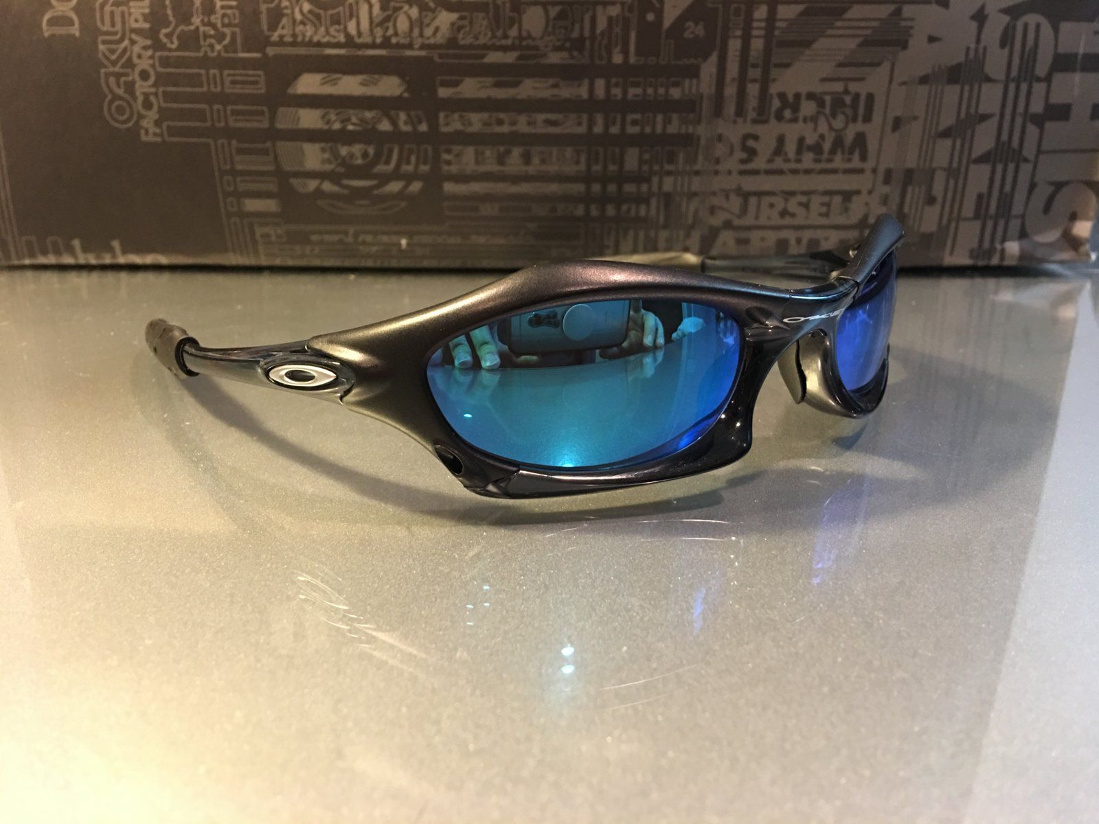 oakley classic sunglasses | Hans Infomatic Pvt. Ltd. | e-Freight