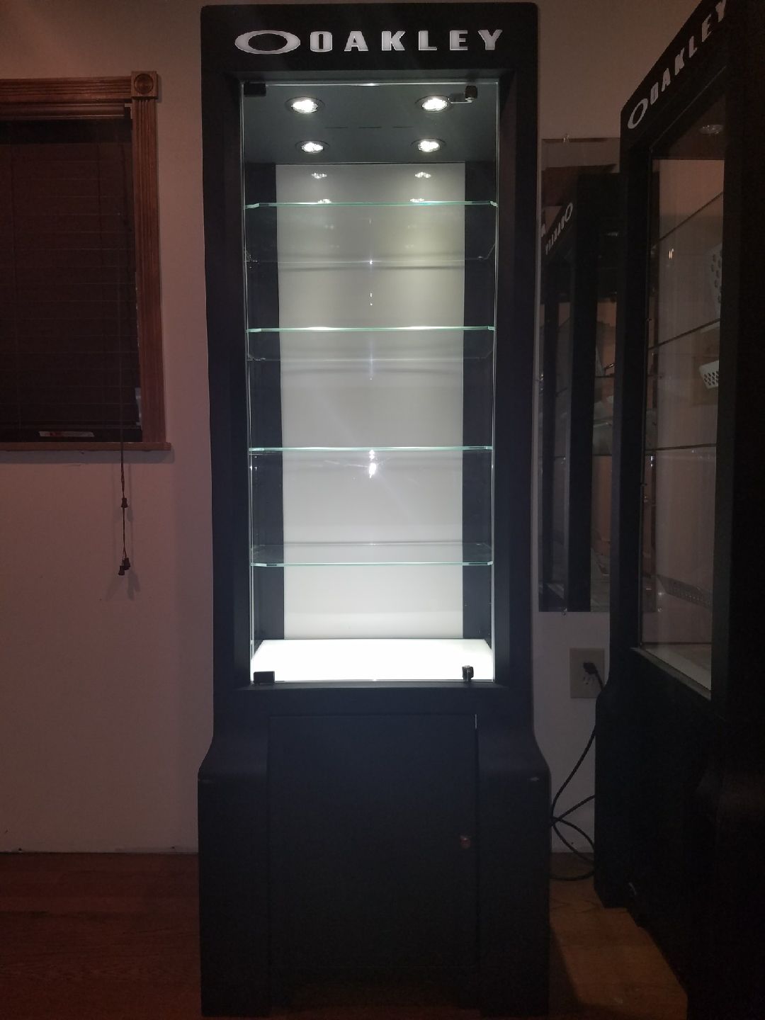 Deal Displays, double, single, counter Oakley Forum