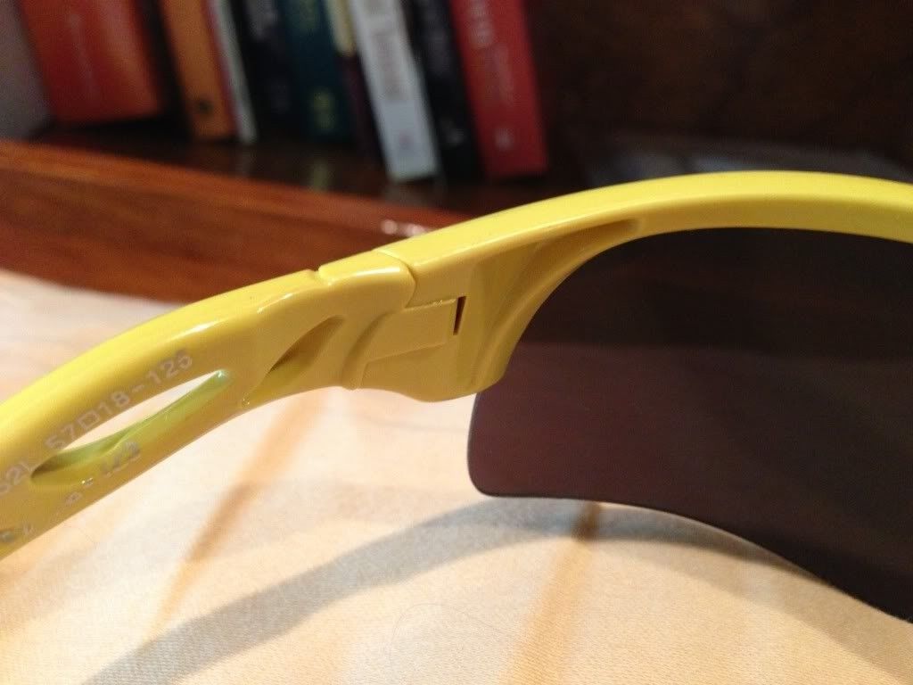 how to tell the difference between real and fake oakley radars