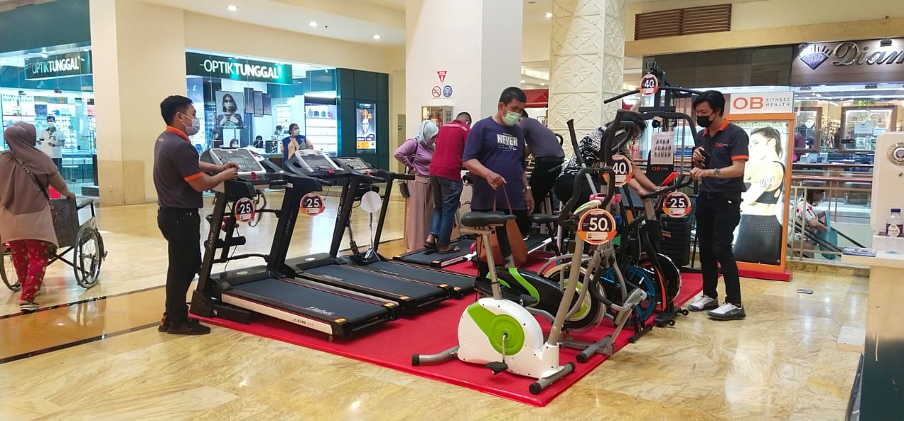 Pejaten Village Mall Artha Gading Expo