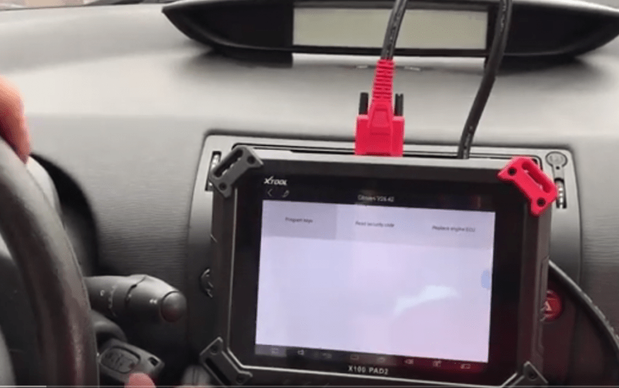 Xtool X100 PAD2 Xtool scanner xtool programmer product review The
