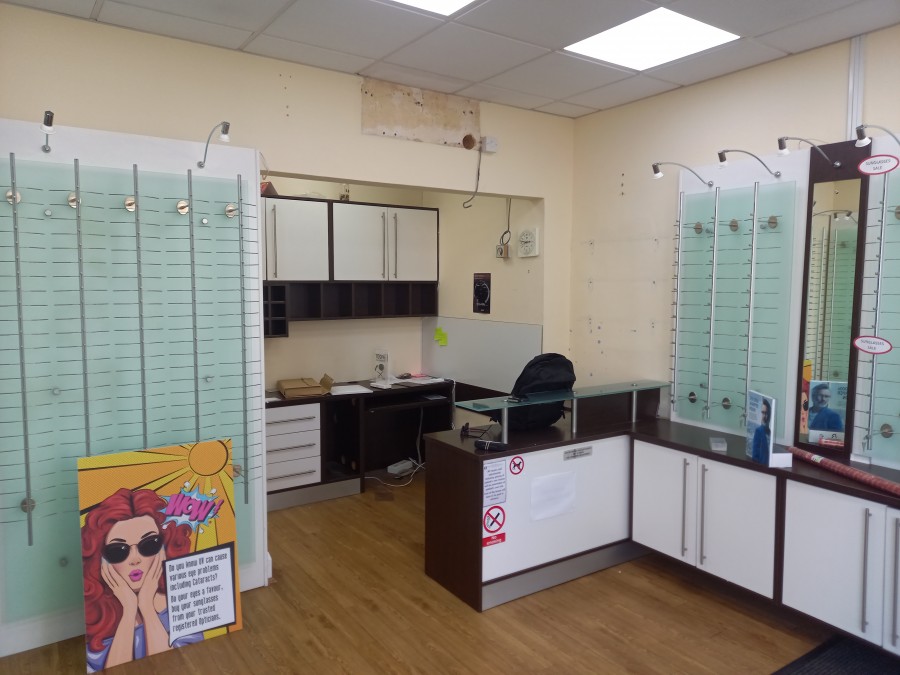 Pitshanger Lane, Ealing, Shop