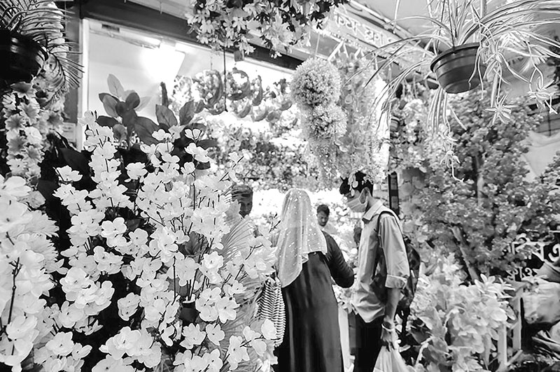 Chinese artificial flowers boom in BangladeshZ