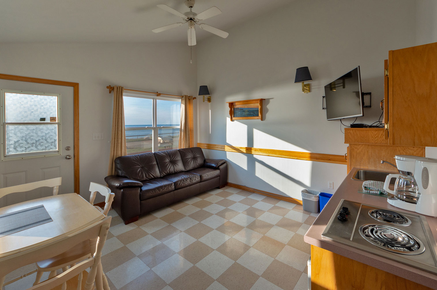 Chalet Ocean View Motel and Chalets