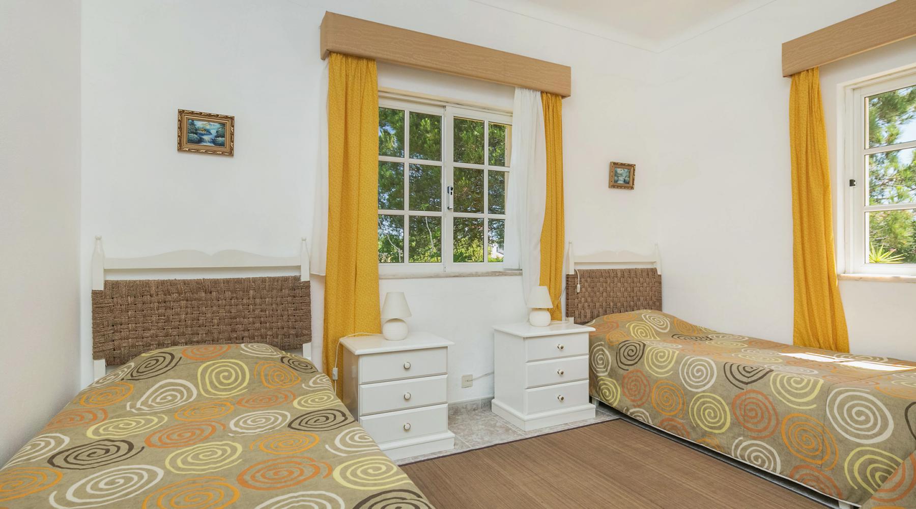 Villa Cerro Villa in Albufeira sleeps 6 Ocholo Ocholo