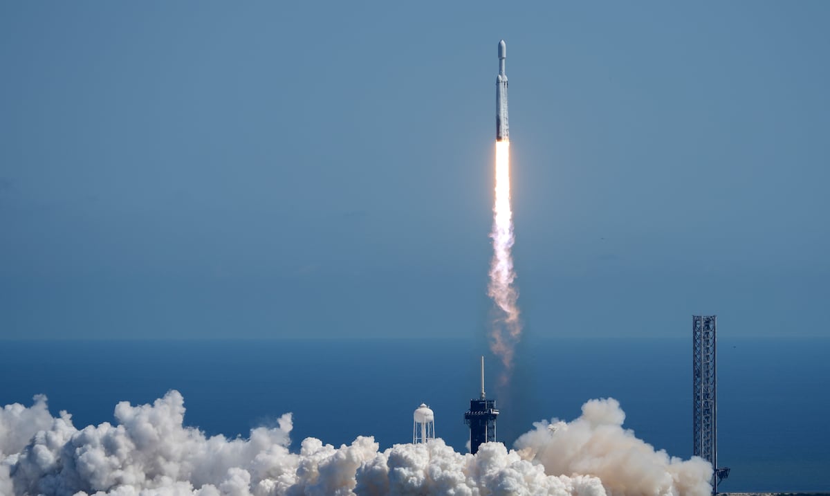 The launch of SpaceX's Falcon 9 rocket could be visible from Puerto