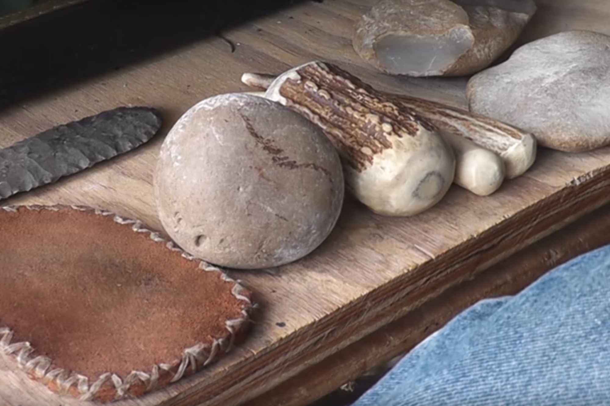 Flint Knapping Primitive Tools RECOIL OFFGRID