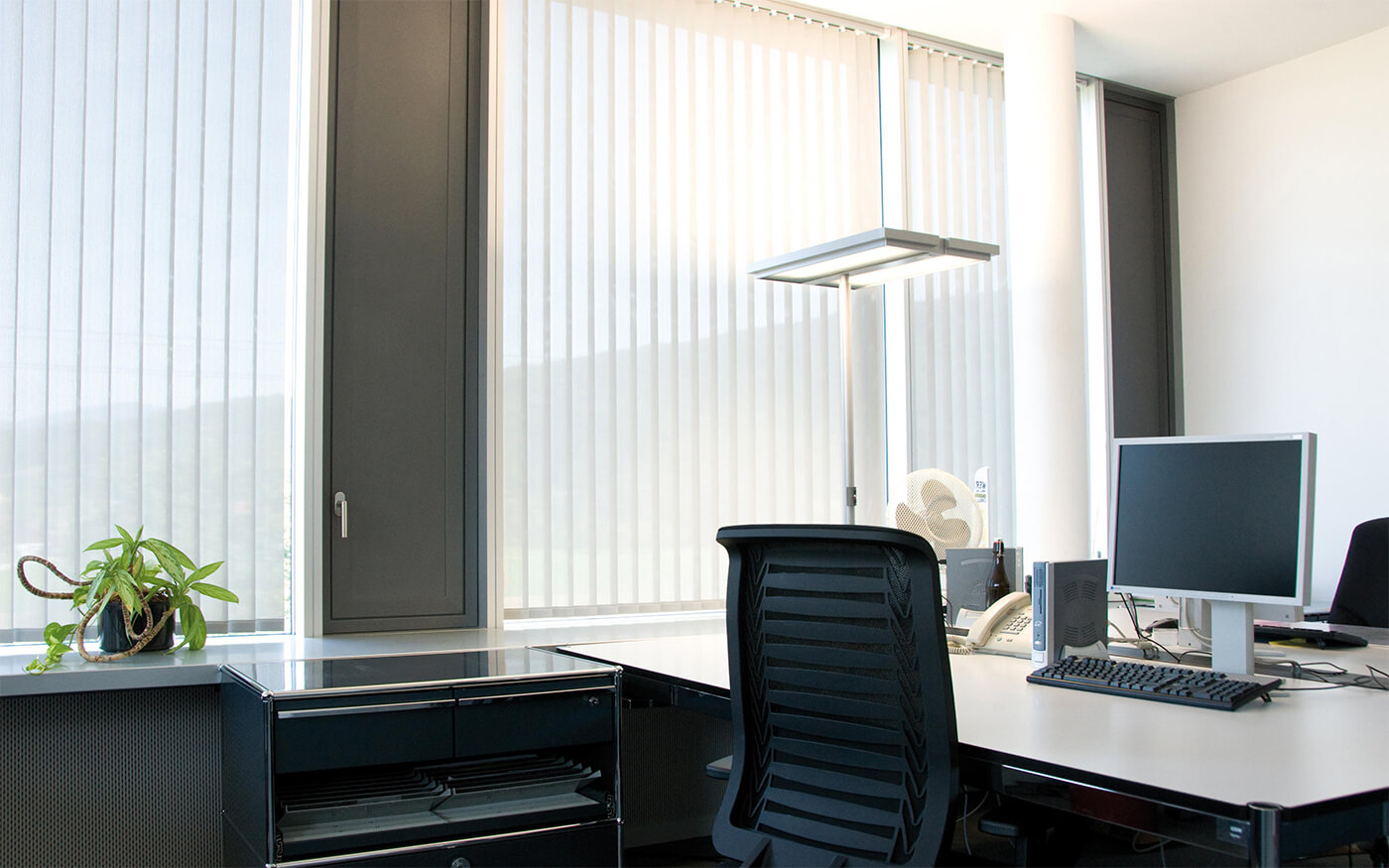 No.1 Vertical Blinds Shop in Dubai Office Blinds UAE