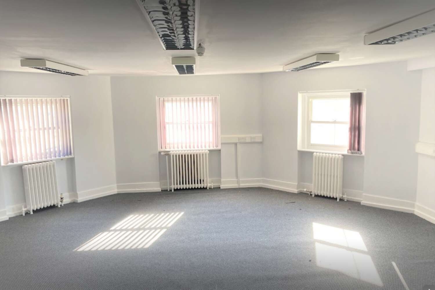 Offices in central Gravesend Office Hunt No agents fee