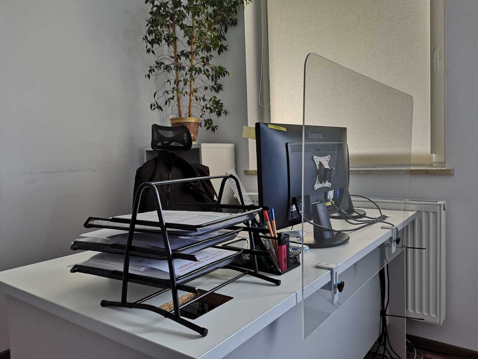 COVID 19 Isolation Screens Office Partitions