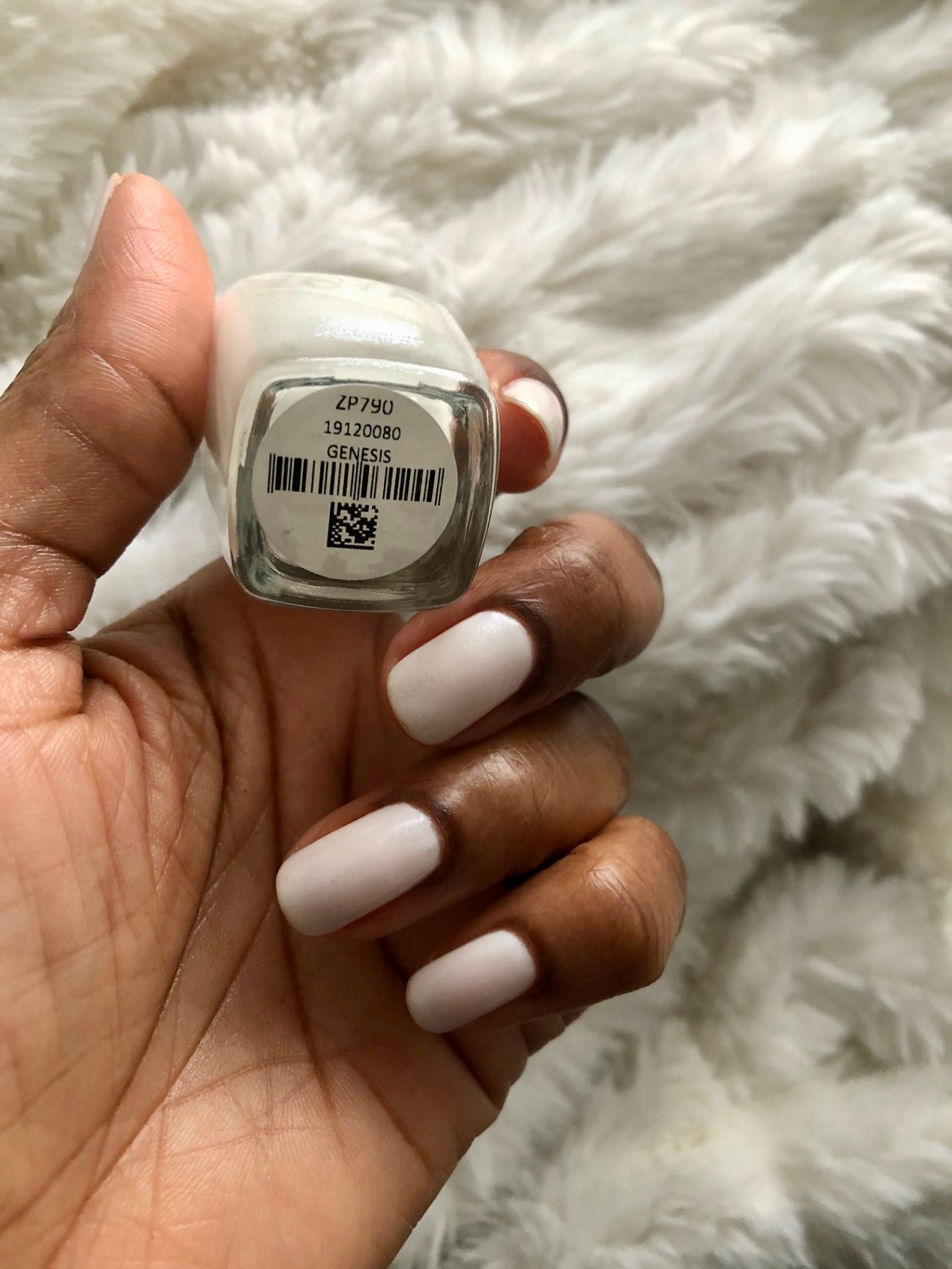 Winter White Nails of the comely