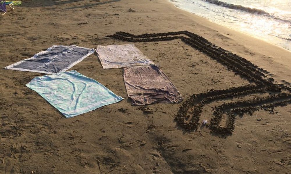 La Mancanza Di Rispetto Di Chi Occupa Così Le Poche Spiagge