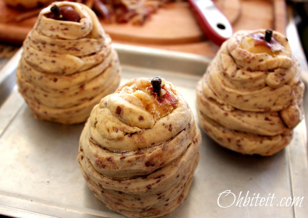 Cinnamon Roll Baked Pears! Oh Bite It