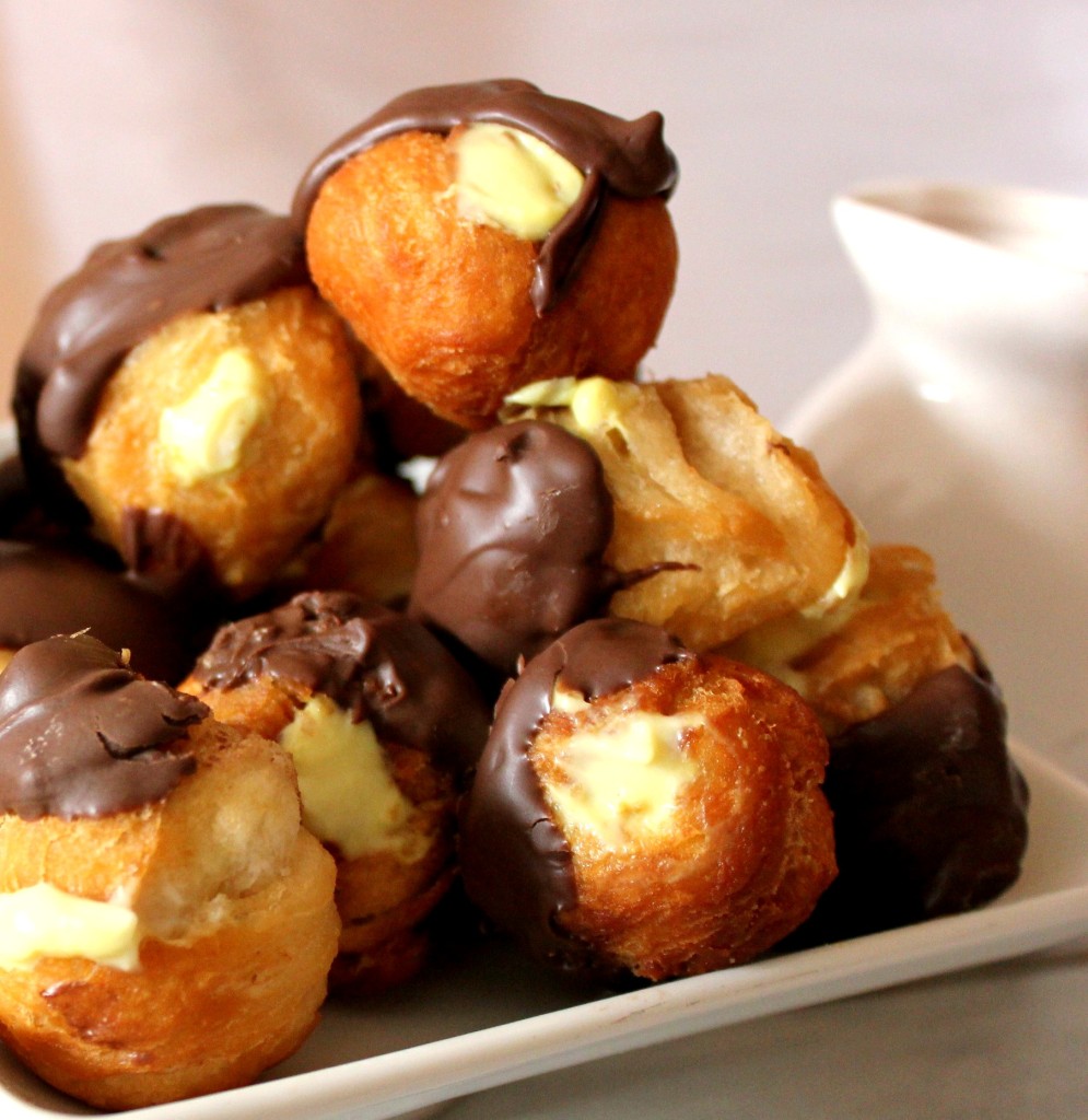 Boston Cream Doughnut Holes! Oh Bite It