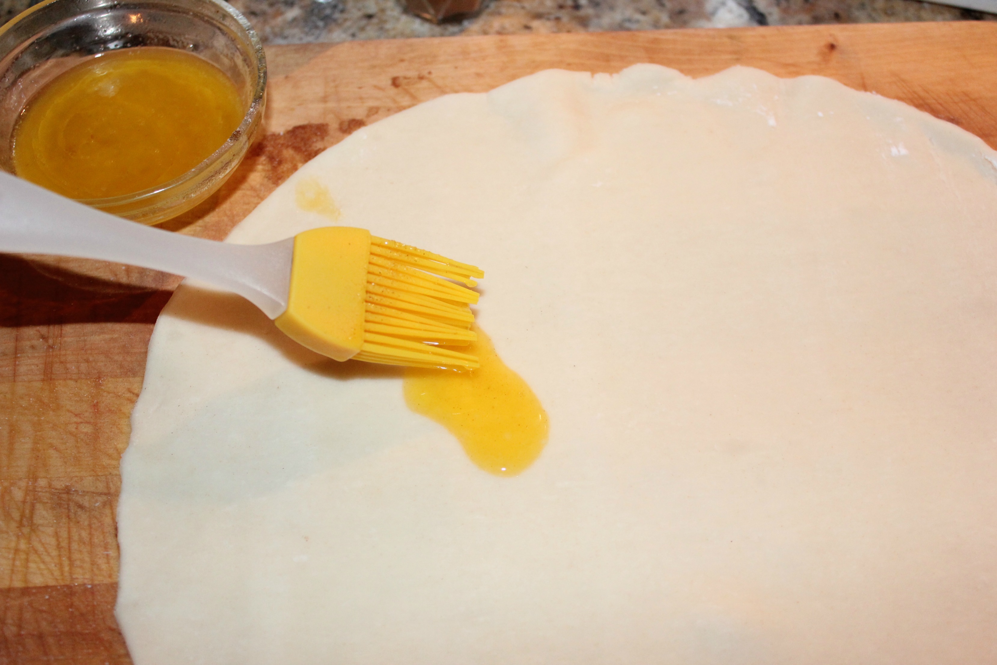 Cinnamon Roll Pie Crust Sticks! Oh Bite It