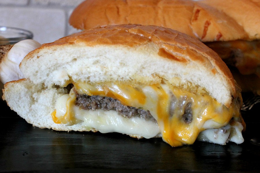Garlic Bread Cheeseburgers! Oh Bite It