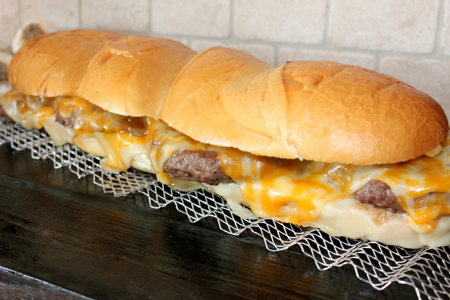 Garlic Bread Cheeseburgers! Oh Bite It