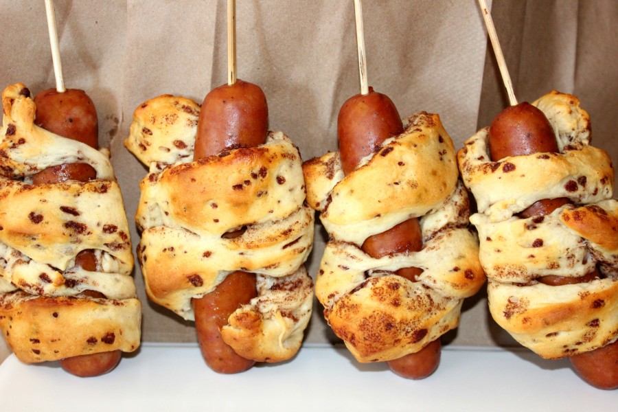 Cinnamon Roll Breakfast Sausage Dogs! Oh Bite It