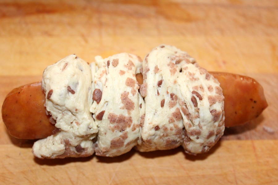 Cinnamon Roll Breakfast Sausage Dogs! Oh Bite It