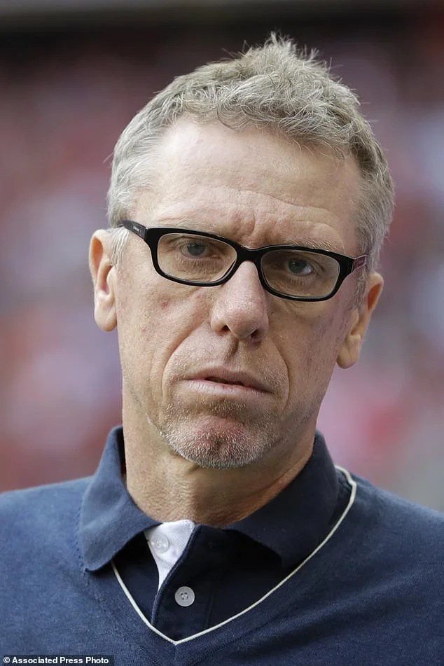 Er ist der cheftrainer von austria wien. FC Cologne fire head coach Peter Stoeger • Okay.ng