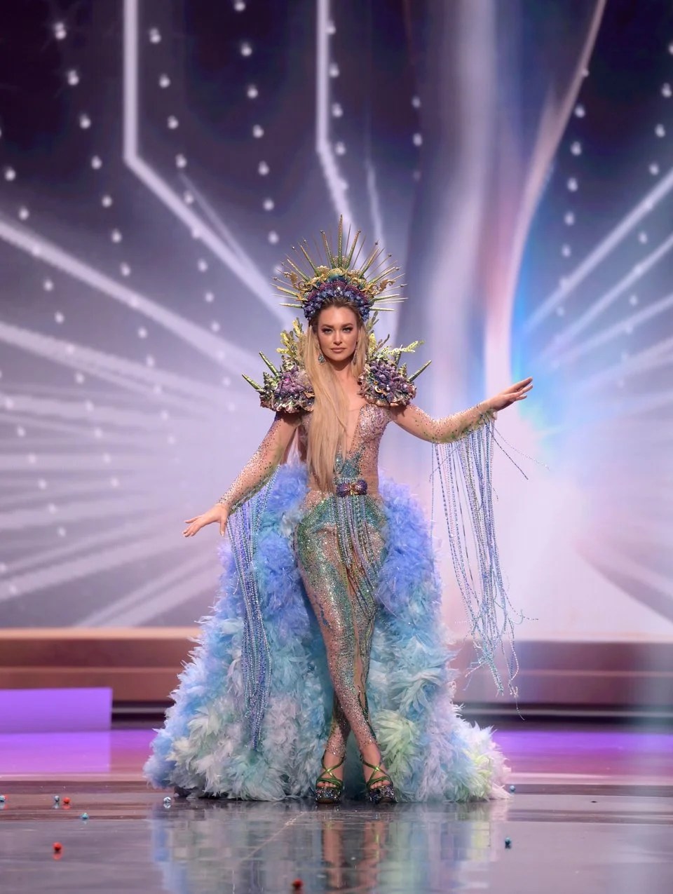 15 Trajes típicos de Miss Universo que nos dejaron con la boca abierta(03)