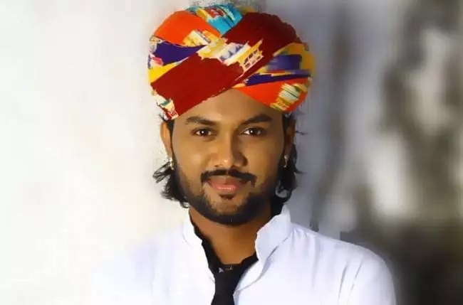 Top 8 Famous Folk Rajasthani Singers in Bollywood {List of