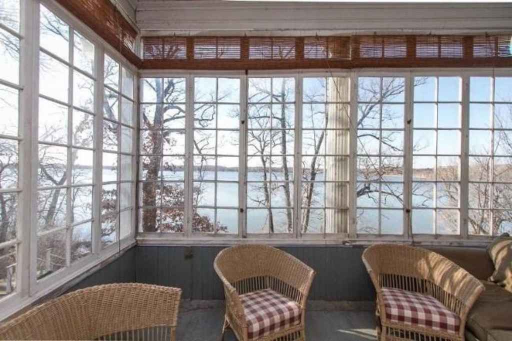 c. 1880 Queen Anne Salem, WI (The Amityville Horror) Old House Dreams