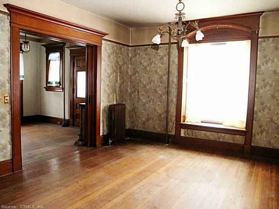 1887 Windsor Locks, CT Old House Dreams