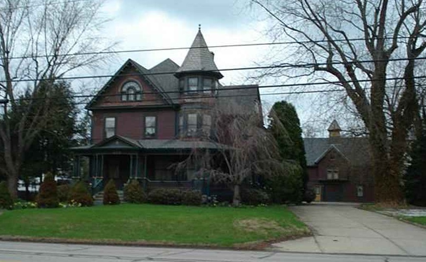 c. 1900 Queen Anne Conneaut, OH Old House Dreams