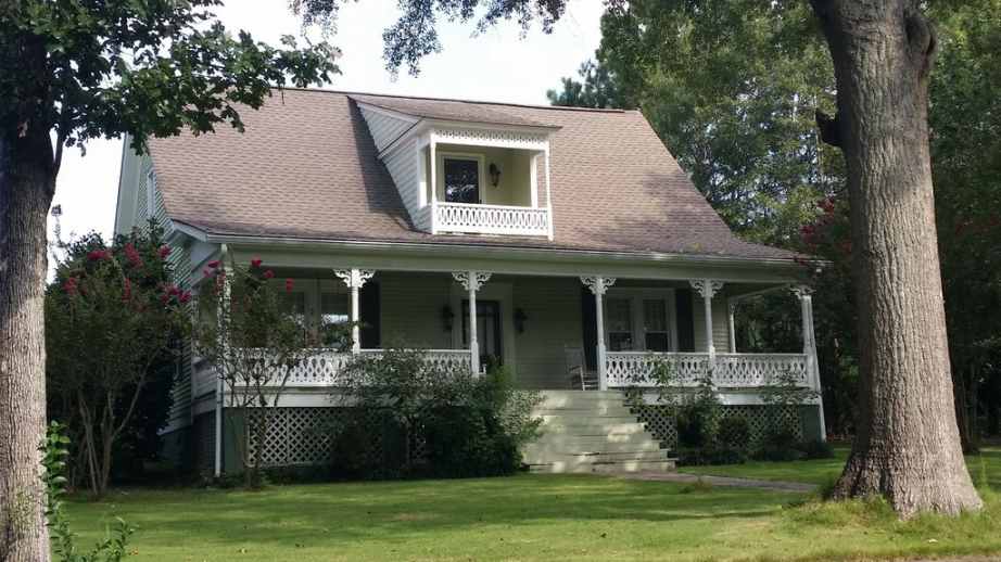 Roanoke, AL Old House Dreams