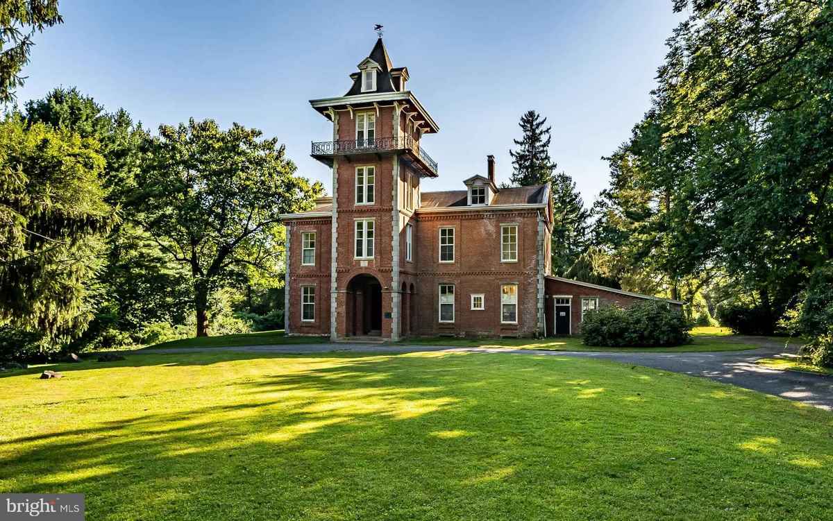 c. 1858 Italianate in Square, PA Old House Dreams